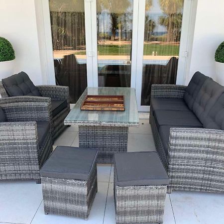 Deluxe First Line Villa بيرفوليا المظهر الخارجي الصورة