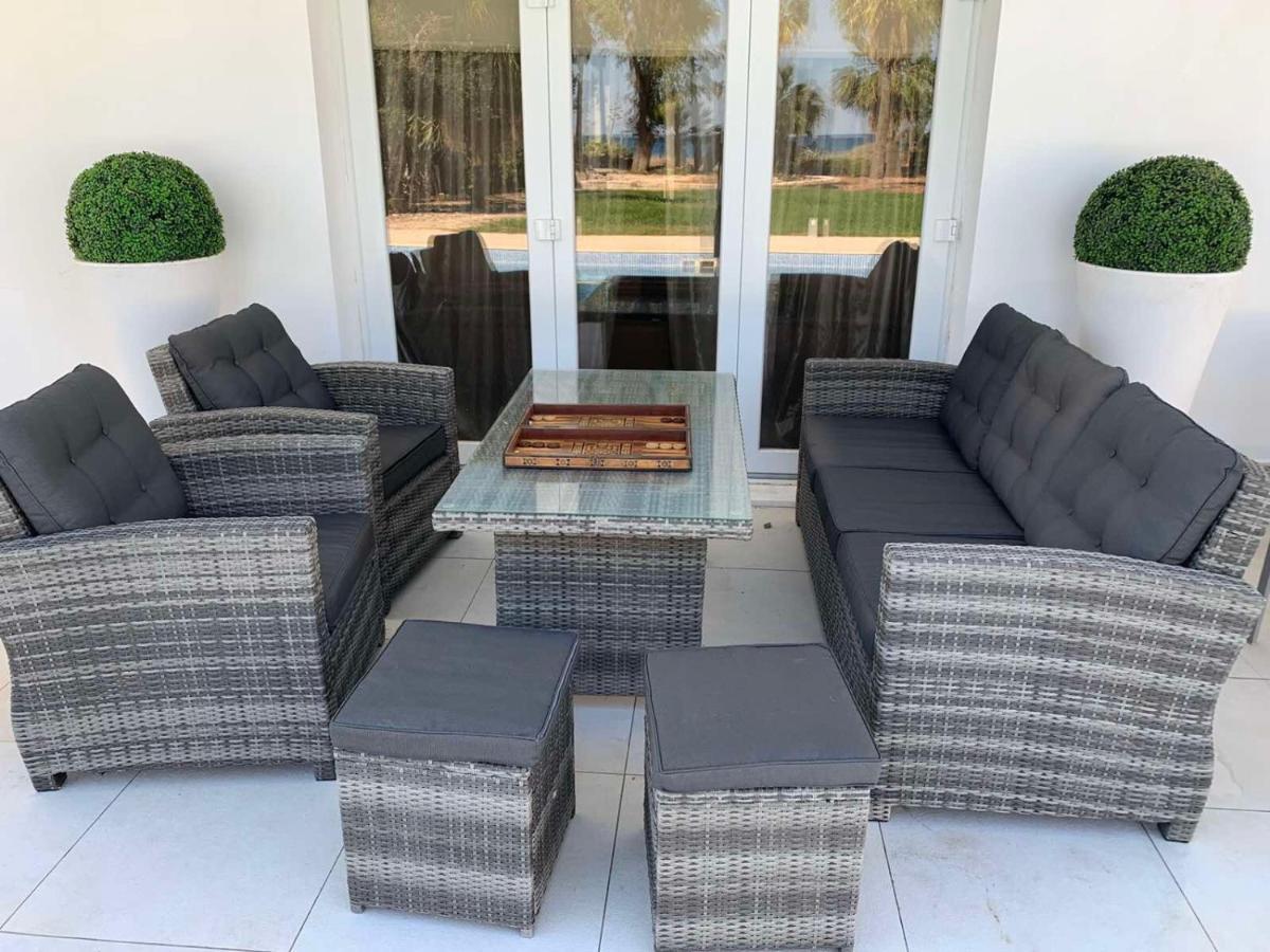 Deluxe First Line Villa بيرفوليا المظهر الخارجي الصورة