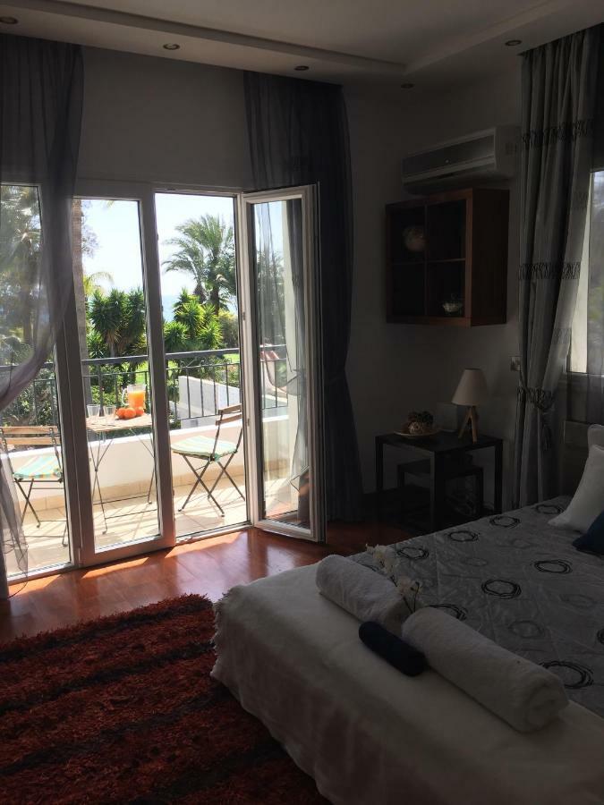 Deluxe First Line Villa بيرفوليا المظهر الخارجي الصورة
