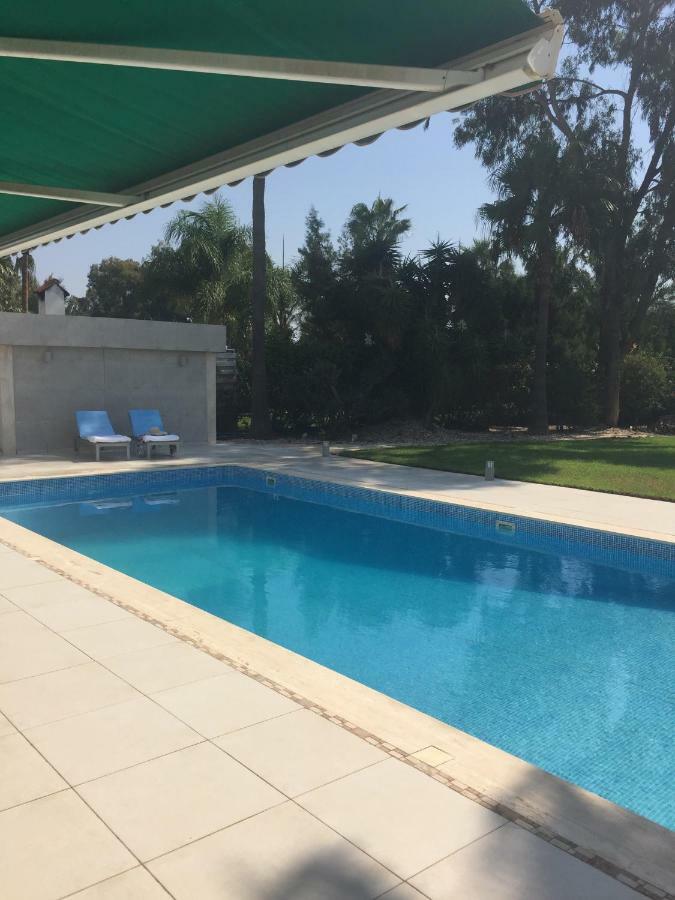 Deluxe First Line Villa بيرفوليا المظهر الخارجي الصورة
