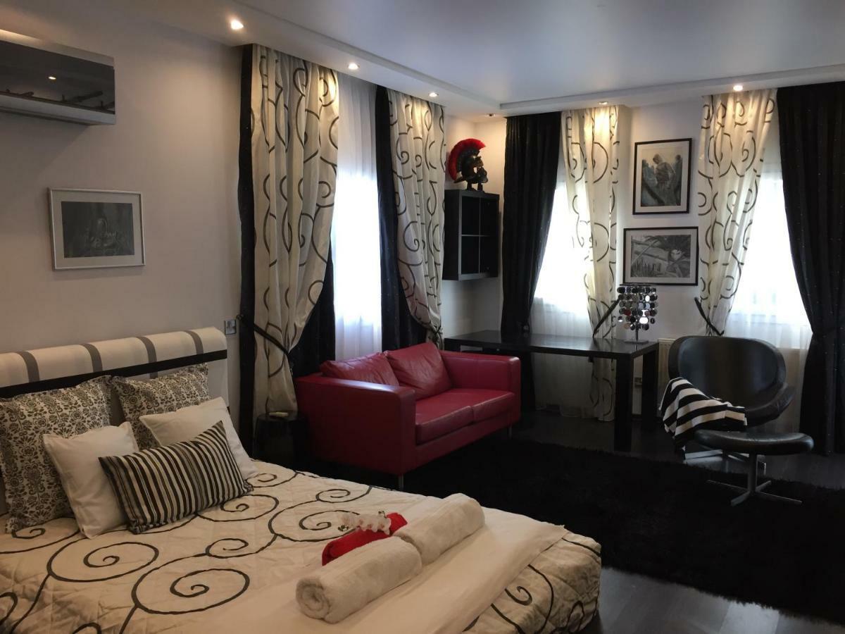 Deluxe First Line Villa بيرفوليا المظهر الخارجي الصورة