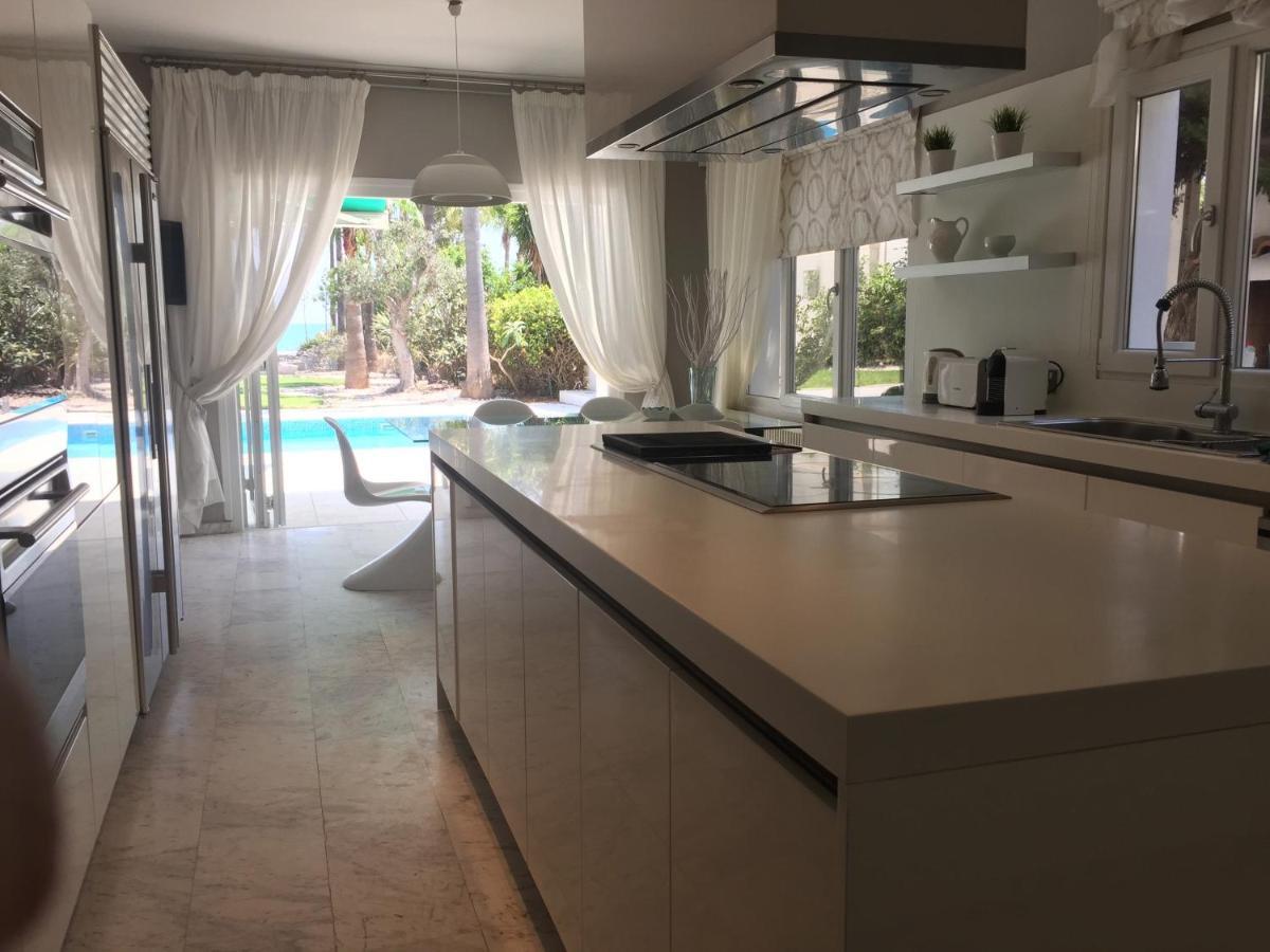Deluxe First Line Villa بيرفوليا المظهر الخارجي الصورة